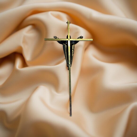 Mid-Century Bronze & Brass Crucifix – Modernist “Risen Christ” Cross Wall Hangin - Picture 7 of 7